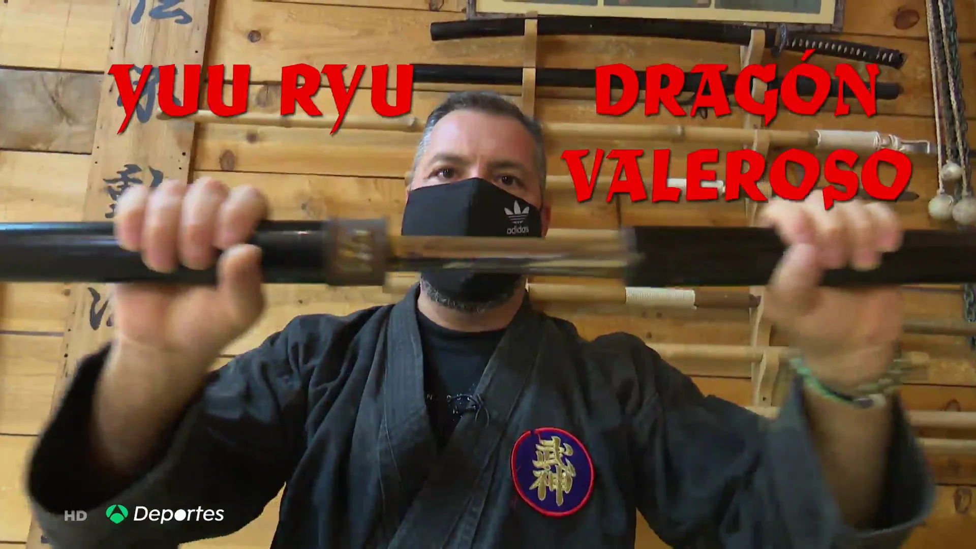 Antena 3 Deportes entrevista a 'Drag&oacute;n Valeroso', el ninja espa&ntilde;ol: "Siempre hay que evitar la violencia"
