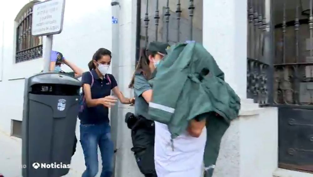 Pasan a disposición judicial el yerno y la hija de la anciana descuartizada en Chapinería, Madrid