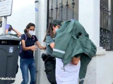 Pasan a disposición judicial el yerno y la hija de la anciana descuartizada en Chapinería, Madrid