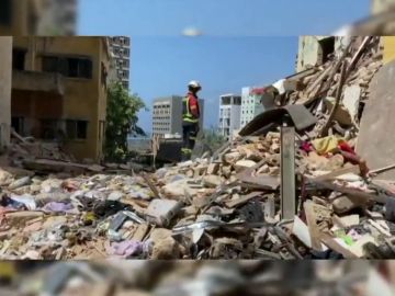 Bomberos de Málaga trabajan en las labores de rescate de Beirut tras las potentes explosiones