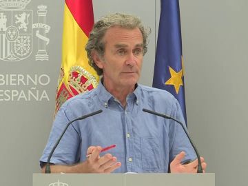 Fernando Simón: "Más del 70% de los casos son menores de 30 años; la letalidad ha bajado al 0,29%"