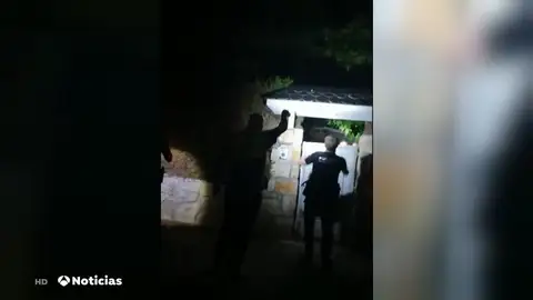 Policías y guardias civiles piden "una nueva legislación" contra los okupas: "No podemos hacer más" Policías y guardias civiles piden "una nueva legislación" contra los okupas: "No podemos hacer más"