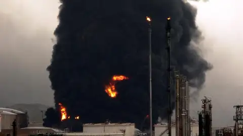Incendio en un complejo petroquímico de Puertollano Incendio en un complejo petroquímico de Puertollano