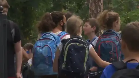 Grupo de niños en la vuelta al cole Grupo de niños en la vuelta al cole