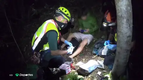 El complicado rescate de 12 horas de la Guardia Civil a tres senderistas: "No dábamos crédito" El complicado rescate de 12 horas de la Guardia Civil a tres senderistas: "No dábamos crédito"