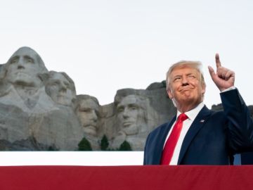  Donald Trump, sobre añadir su rostro al monte Rushmore: "¡Una buena idea!"