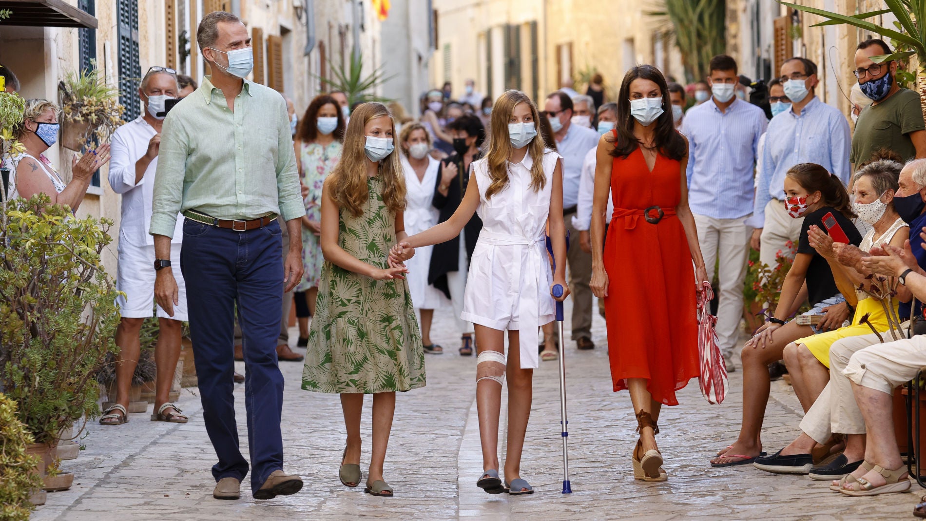 Los Reyes junto a sus hijas, la princesa Leonor y la infanta Sofía