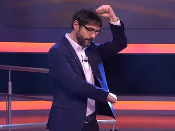 ¡Qué loco! El divertido baile de manos de Juanra Bonet con ‘Don’t stop the music’ en ‘¡Boom!’ ¡Qué loco! El divertido baile de manos de Juanra Bonet con ‘Don’t stop the music’ en ‘¡Boom!’