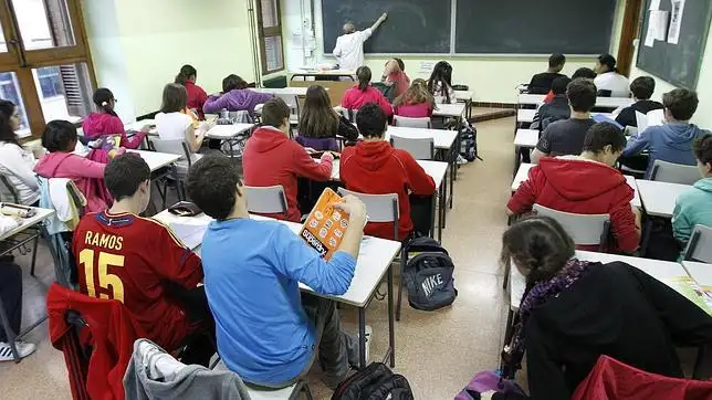Alumnos en un instituto Alumnos en un instituto