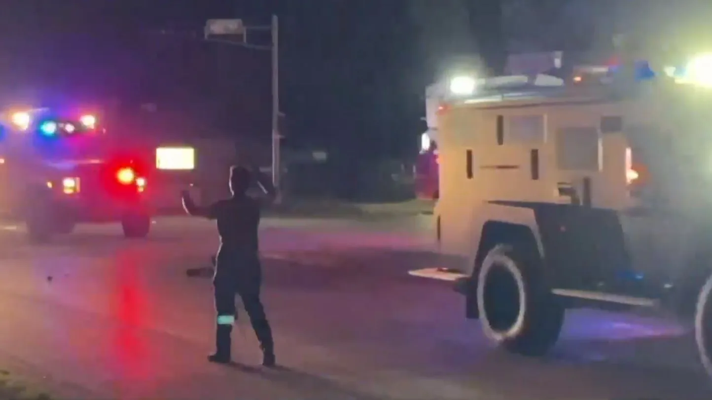 El joven de 17 a&ntilde;os que mato a dos personas en una protesta en Wisconsin se enfrenta a seis cargos criminales