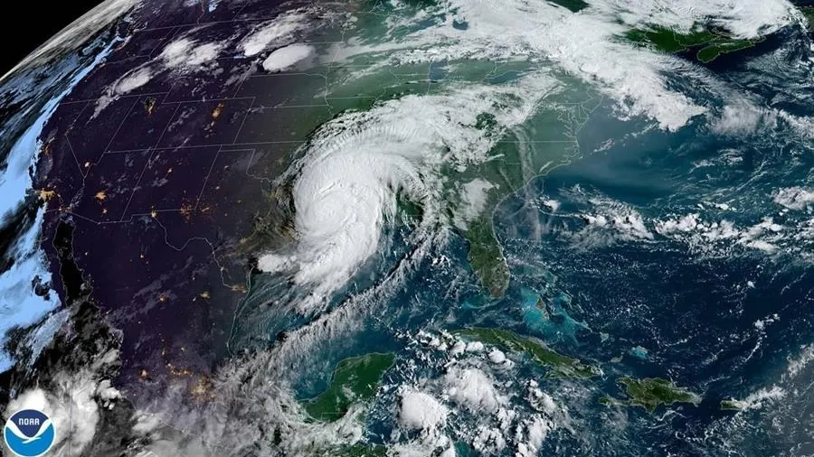 El huracán Laura se degrada a tormenta tropical y deja seis muertos a su paso por Estados Unidos El huracán Laura se degrada a tormenta tropical y deja seis muertos a su paso por Estados Unidos