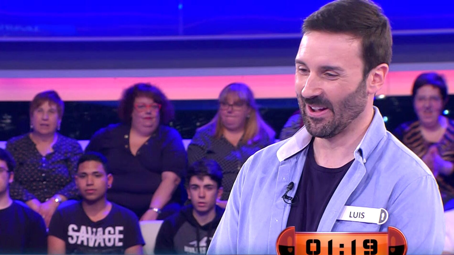 ¡Por los pelos! Un concursante de ‘¡Ahora caigo!’ se salva de caer por la trampilla por sólo un segundo 