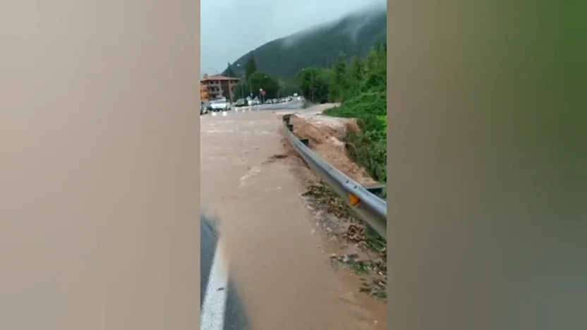 Las fuertes lluvias provocan inundaciones en el municipio gerundense de Ripoll Las fuertes lluvias provocan inundaciones en el municipio gerundense de Ripoll