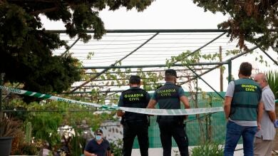 Detienen a un hombre sospechoso de asesinar con varias puñaladas a su mujer en Águilas, Murcia 