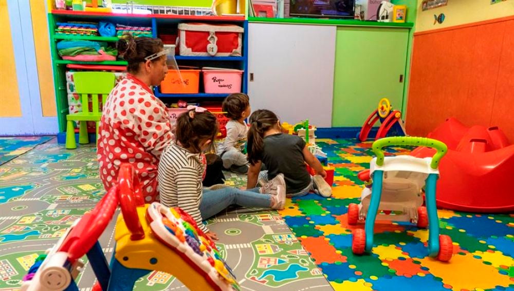 ¿Es segura la vuelta al cole? Riesgos en las aulas para los niños y los padres