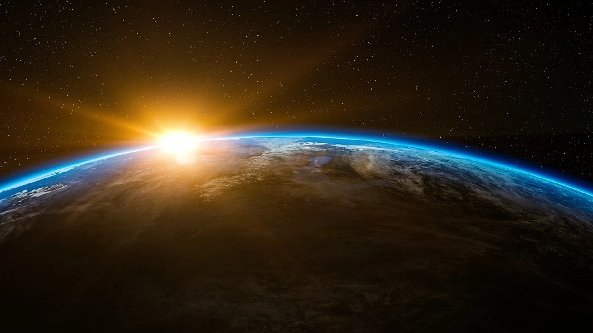 Vista de la Tierra y el Sol desde el espacio. Vista de la Tierra y el Sol desde el espacio.