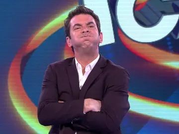 El ultimátum de Arturo Valls a la dirección de ‘¡Ahora caigo!’ a cuenta de su vestuario El ultimátum de Arturo Valls a la dirección de ‘¡Ahora caigo!’ a cuenta de su vestuario