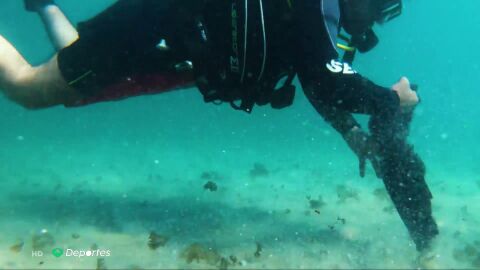 Saeed Darawashi, el buceador parapl&eacute;jico ayuda a limpiar el mar en Israel: "&iquest;C&oacute;mo puedo quedarme inm&oacute;vil ante esto?"