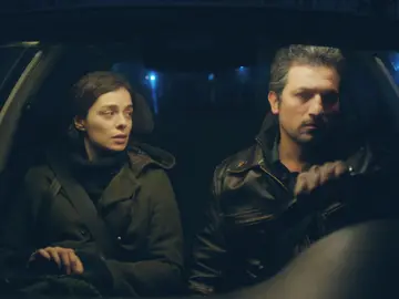 La incómoda conversación de Arif con Bahar tras descubrir sus sospechas sobre Sarp La incómoda conversación de Arif con Bahar tras descubrir sus sospechas sobre Sarp