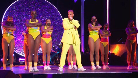 "Chao, chao" dec&iacute;a Maluma a las asistentes que se hab&iacute;an peleado cuando abandonaban el recinto