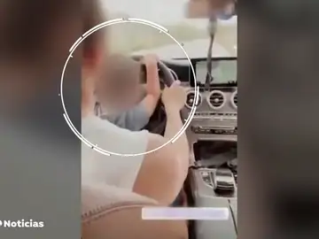 Conduce con su hijo de 3 años en el asiento del conductor y lo graba para subirlo a redes sociales en Segovia Conduce con su hijo de 3 años en el asiento del conductor y lo graba para subirlo a redes sociales en Segovia