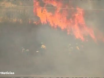 Los desalojados por el incendio de la sierra de Huelva vuelven a casa