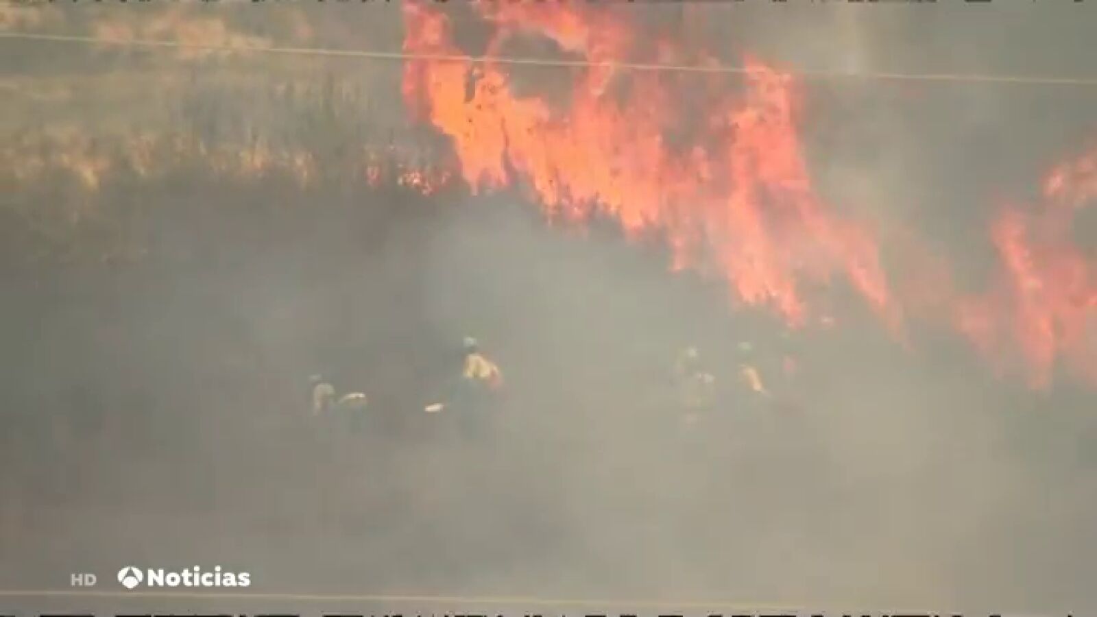 Miles de desalojados por el incendio de Almonaster la Real, Huelva, vuelven a casa: