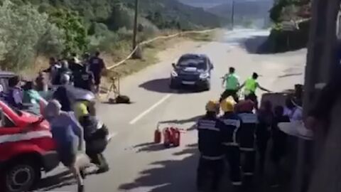 Las duras im&aacute;genes del espeluznante accidente con tres heridos en el Rally do Alto Tamega