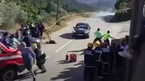 Las duras imágenes del espeluznante accidente con tres heridos en el Rally do Alto Tamega Las duras imágenes del espeluznante accidente con tres heridos en el Rally do Alto Tamega
