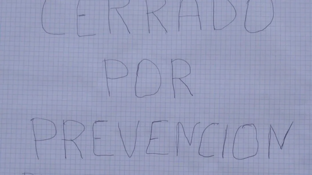 Confinamiento por coronavirus en Lumbrales, Salamanca Aviso en restaurante. Confinamiento por coronavirus en Lumbrales, Salamanca