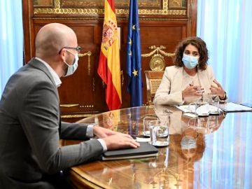 La ministra de Hacienda, María Jesús Montero, y el secretario de Estado de Derechos Sociales, Nacho Álvarez.