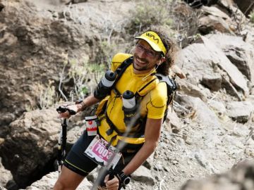 El increíble reto de Luca Papi es correr cuatro Transgrancanarias consecutivas... ¡más de 1.100 km! 