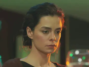 Bahar recibe la sorprendente llamada de la presunta amante de Sarp: ¿descubrirá que es Sirin? Bahar recibe la sorprendente llamada de la presunta amante de Sarp: ¿descubrirá que es Sirin?