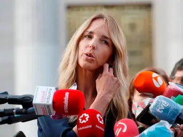 Cayetana Álvarez de Toledo arremete contra Martínez-Almeida Cayetana Álvarez de Toledo arremete contra Martínez-Almeida