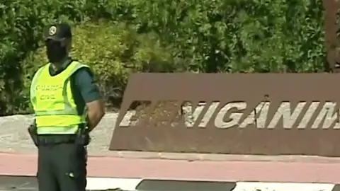 Controles policiales a la entrada de Benigànim tras aprobarse un confinamiento del municipio durante 14 días Controles policiales a la entrada de Benigànim tras aprobarse un confinamiento del municipio durante 14 días