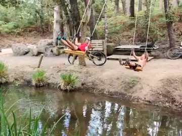 Comenzó desbrozando maleza hasta crear un parque 5.000 metros cuadrados en Nigrán, Pontevedra Comenzó desbrozando maleza hasta crear un parque 5.000 metros cuadrados en Nigrán, Pontevedra