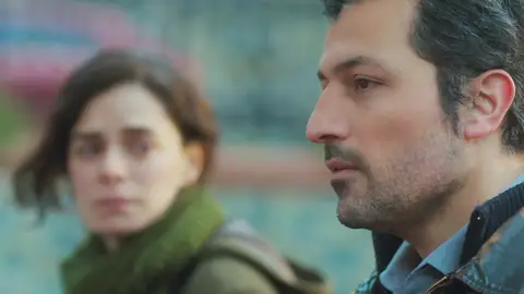 Arif confiesa a Bahar la historia de amor y traición que le rompió el corazón Arif confiesa a Bahar la historia de amor y traición que le rompió el corazón