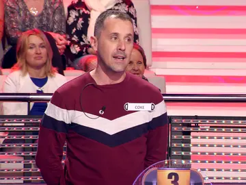 Un fan de Alejandro Sanz se arranca a cantar uno de sus primeros éxitos en '¡Ahora caigo!' Un fan de Alejandro Sanz se arranca a cantar uno de sus primeros éxitos en '¡Ahora caigo!'