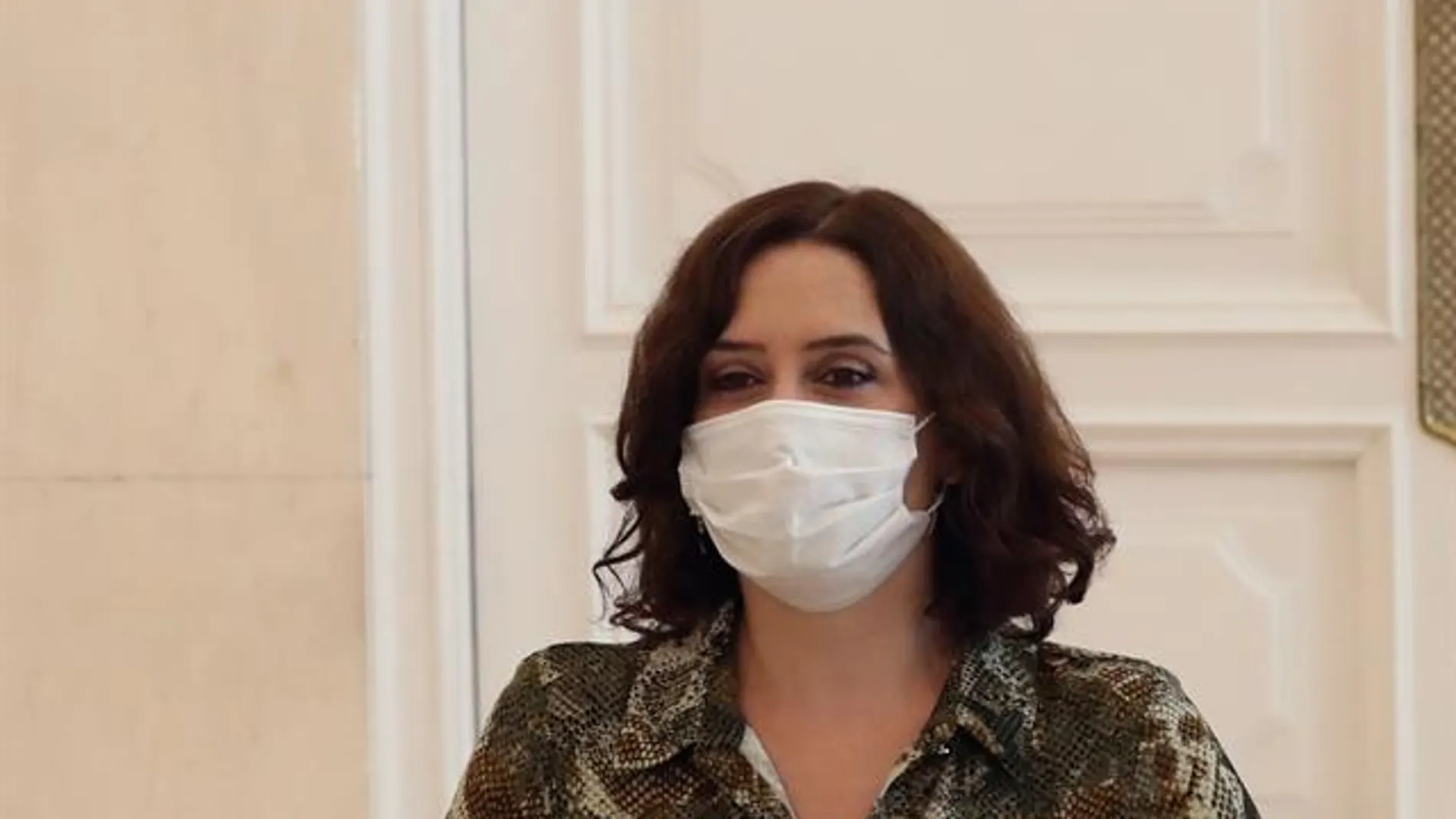 Ayuso anuncia que la Comunidad de Madrid limitará a 10 personas las reuniones y hará dos millones de test rápido Ayuso anuncia que la Comunidad de Madrid limitará a 10 personas las reuniones y hará dos millones de test rápido