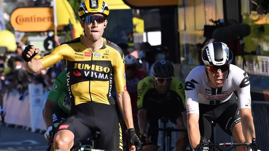 Victoria de Van Aert al esprint en Privas en la etapa 5 del Tour de Francia Victoria de Van Aert al esprint en Privas en la etapa 5 del Tour de Francia