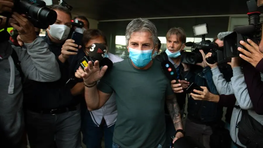 Finaliza sin acuerdo la reunión entre el Barcelona y Leo Messi en la que negocian su salida Finaliza sin acuerdo la reunión entre el Barcelona y Leo Messi en la que negocian su salida