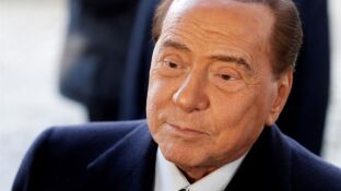 SilSilvio Berlusoni ingresado en un hospital de Mil&aacute;n