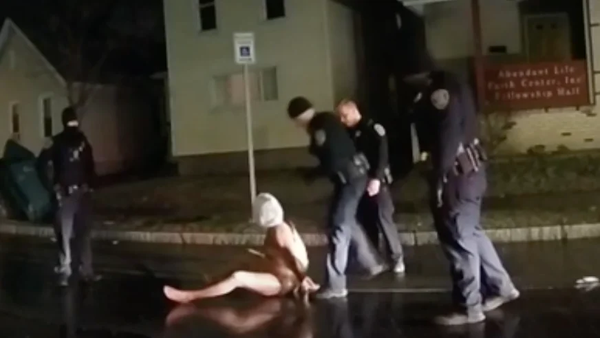 Nuevo caso de abuso policial en Estado Unidos donde un afroamericano fue asfixiado tras ponerle una capucha en la cabeza