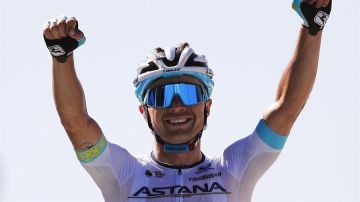 Lutsenko vence fugado y sin presión en Mont Aigoual; Simon Yates sigue líder del Tour de Francia