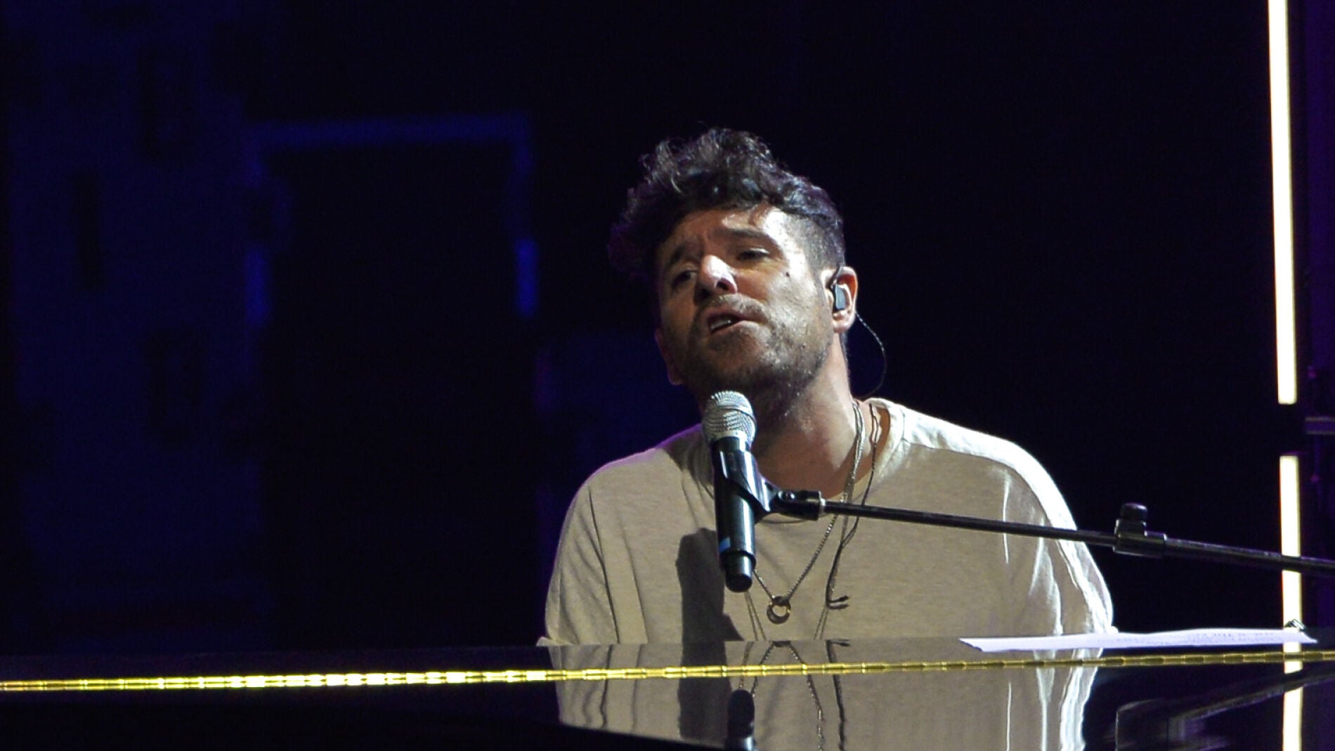 Pablo López durante uno de sus conciertos 