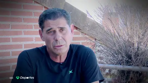 La camiseta de Fernando Hierro que lucha contra el coronavirus: "Cuesta creerlo, pero estamos convencidos" La camiseta de Fernando Hierro que lucha contra el coronavirus: "Cuesta creerlo, pero estamos convencidos"