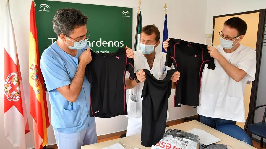 Así funciona la camiseta fabricada en Almería para hacer frente a las secuelas del coronavirus Así funciona la camiseta fabricada en Almería para hacer frente a las secuelas del coronavirus