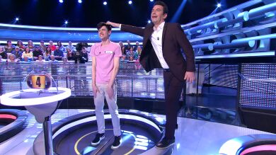 Arturo Valls disfruta de la caída de Roger en '¡Ahora caigo!': 