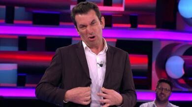 La sorprendente reacción de Arturo Valls a la propuesta de una concursante para cambiar su traje