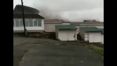 Espectaculares imágenes del tifón Maysak en la costa del mar de Japón Espectaculares imágenes del tifón Maysak en la costa del mar de Japón